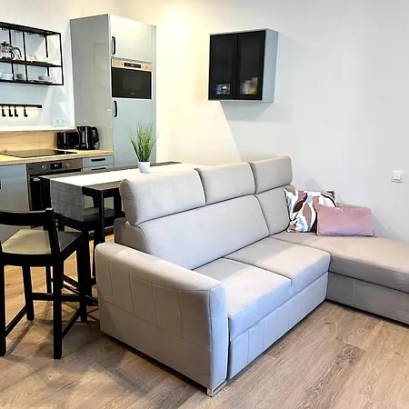 Falcon Apartment